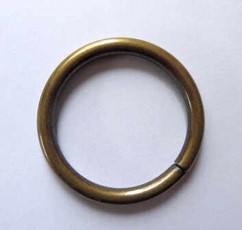 Ring brons 50 mm buitenmaat dikte draad 5 mm