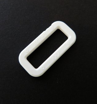 Kunststof wit rechthoekige ring  28 mm binnenmaat 20 mm