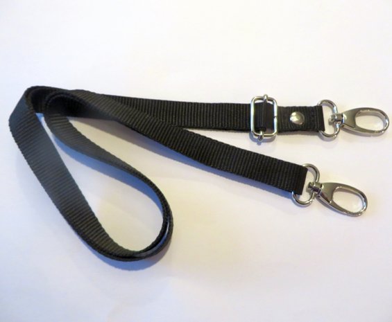 Schouderband van stevig tassenband verstelbaar van 85 cm tot 150 cm en 2 cm breed